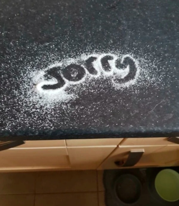 “Instead Of Cleaning Up The Sugar He Spilled, My Boyfriend Decides This Is Perfectly Reasonable Instead”