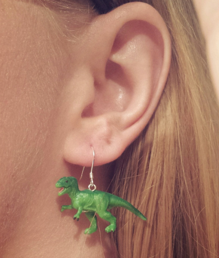 funny people - dinosaur earrings