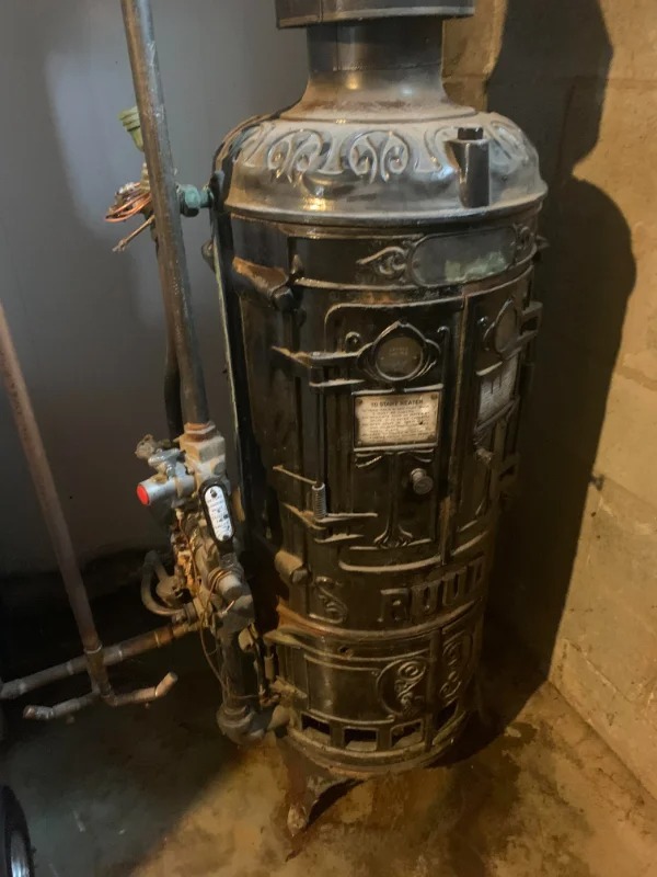 fascinating photos  - My slightly outdated water heater