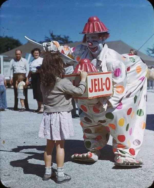 creepy images - jello the clown - JellO