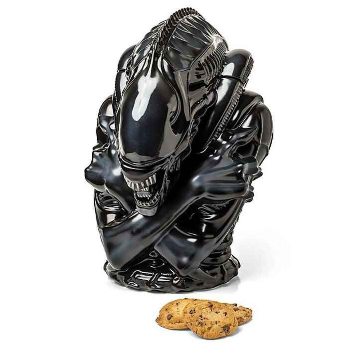 wtf and bizarre products - xenomorph cookie jar - Atk