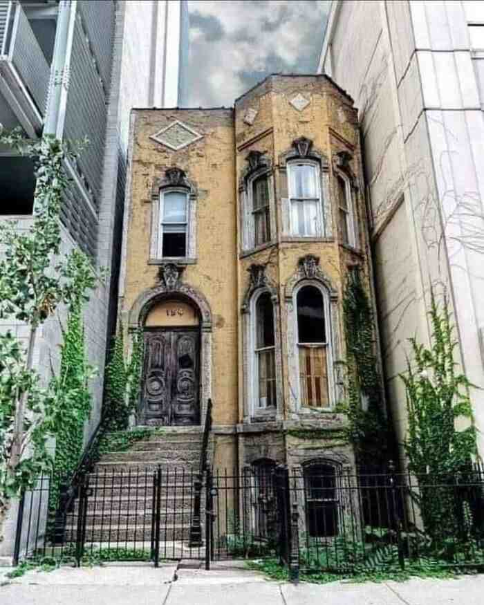 fascinating places - An Abandoned House In Chicago