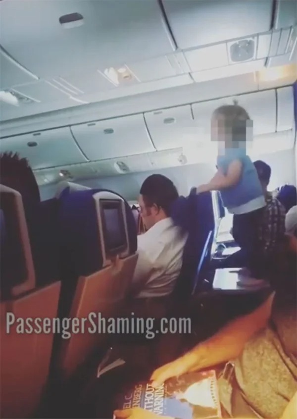 30 Airline Passengers Being Shamed Online.