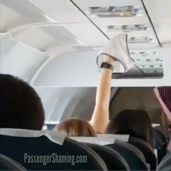 30 Airline Passengers Being Shamed Online.