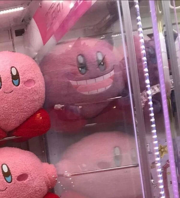 pics with confusing perspectives - kirby meme