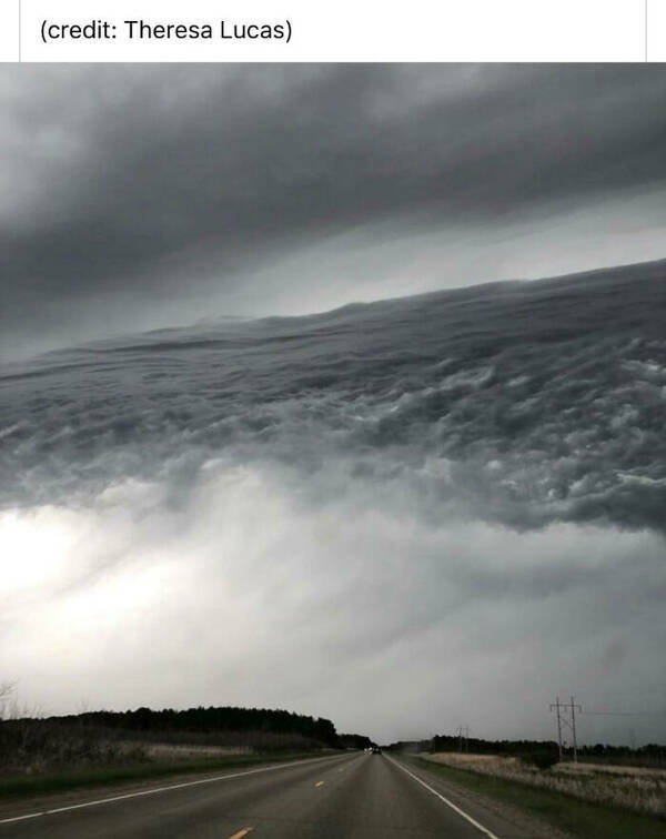 pics with confusing perspectives - clouds in minnesota look like the ocean - credit Theresa Lucas