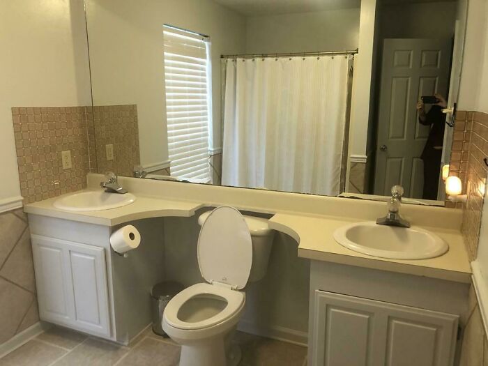 poorly designed - bathroom - O