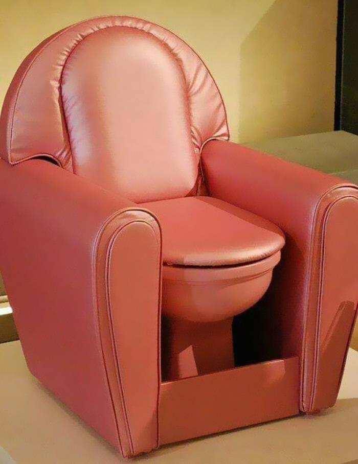 poorly designed - recliner toilet