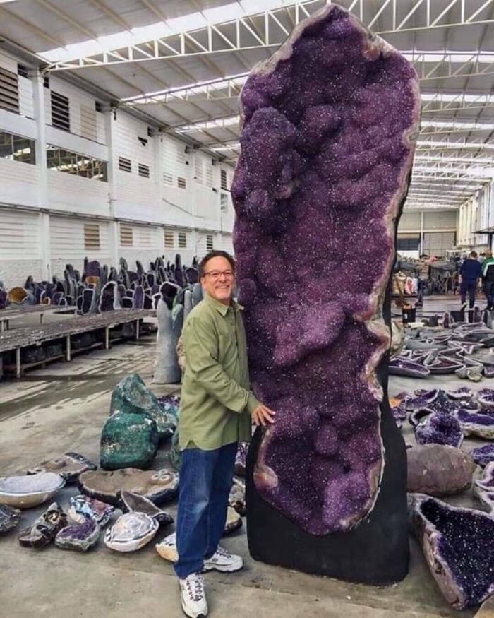 fascinating photos --  Check Out This Incredible Very Huge Amethyst Geode Crystals