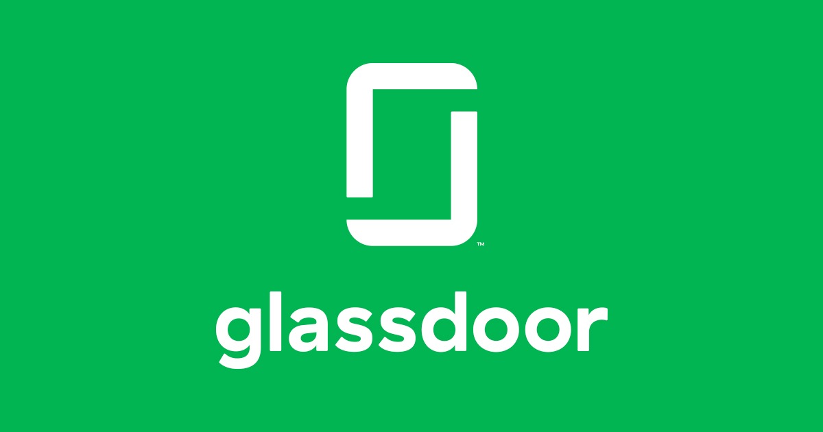 Glassdoor.com Does remove job reviews and DOES let employers choose which ones get shown first!