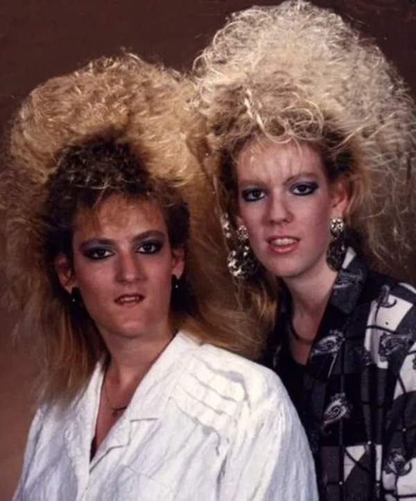 awkward family photos - 80s big hair