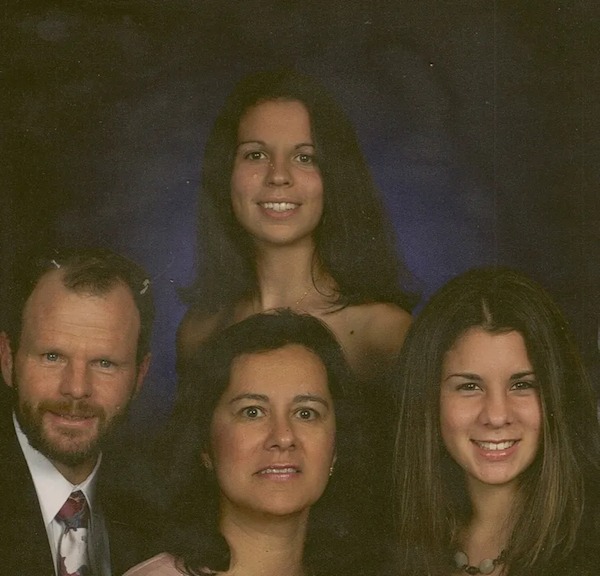 awkward family photos - portrait