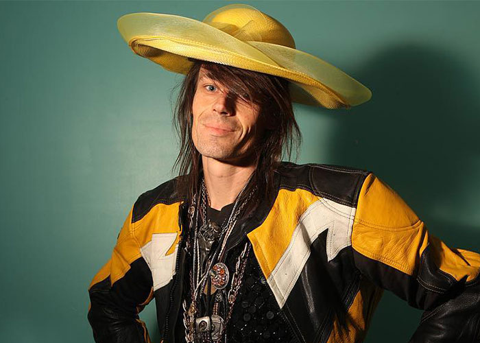 I was working at a coffee shop in New York and Jesse Camp walked in and asked if he could use the bathroom. I said, "yeah if you buy a coffee," and he was like, "Don't you know who I am?" and I said buy a coffee or get the f**k out. He got the f**k out and the owner slapped me on the back.
I hated that guy.