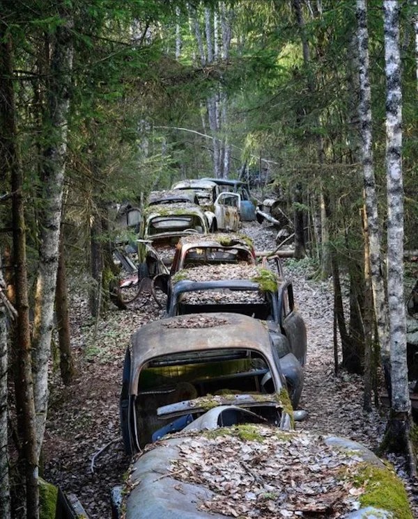 27 Abandoned Places That Might Haunt You.