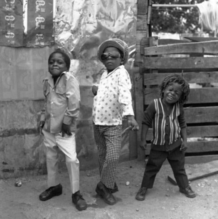 historical pictures - Three Lads Play To The Camera, Jamaica