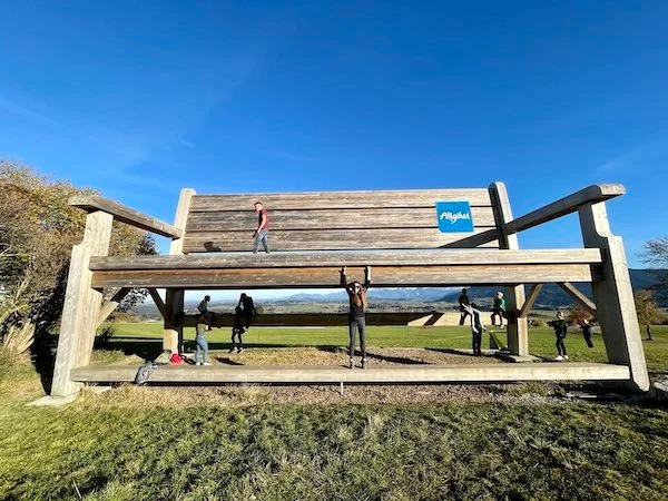 fascinating photos found in the wild - world's largest bench