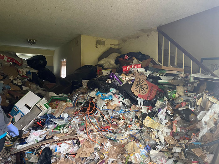 neighbors from hell - hoarders houses