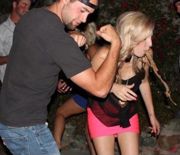 28 Crazy Photos From The Nightclub