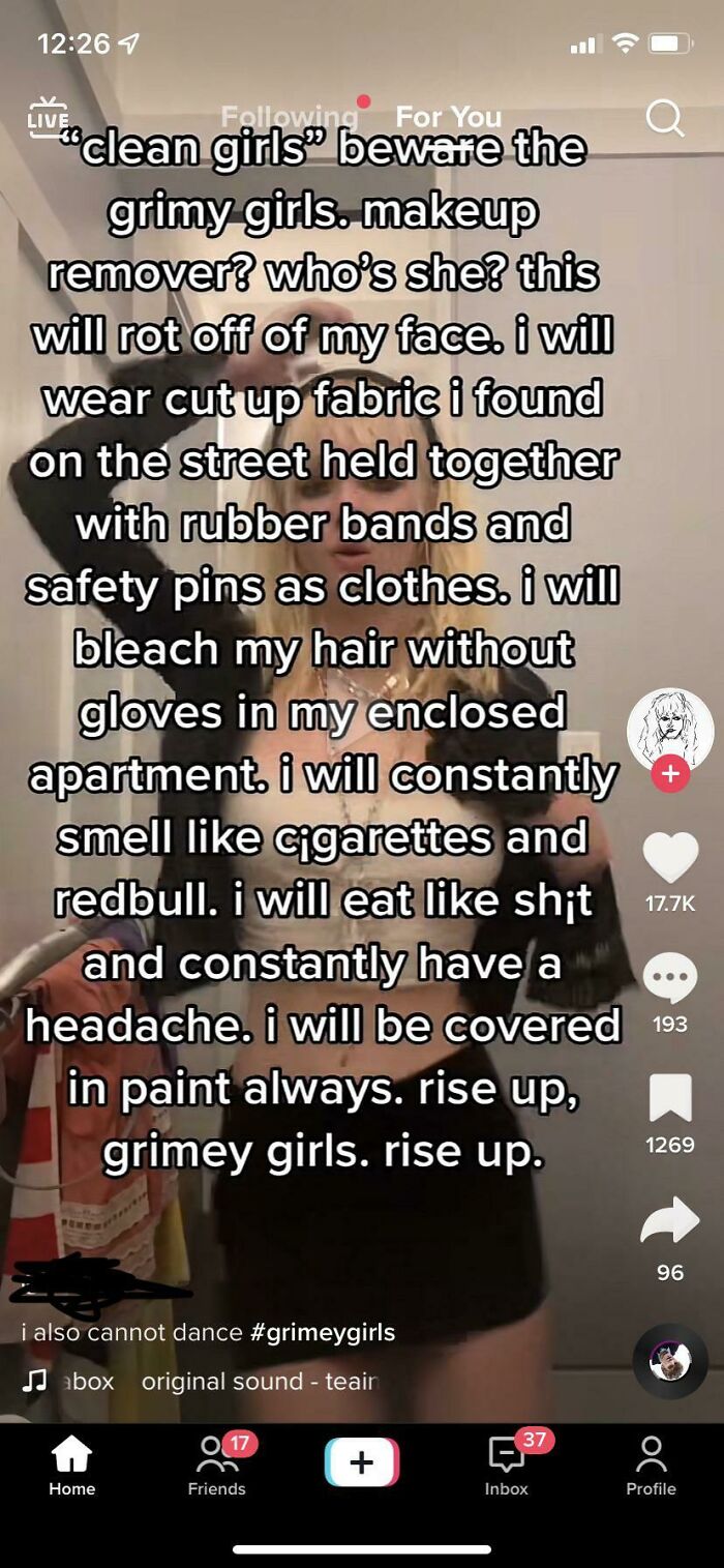 20 Girls Who Think They're Different From The Rest.