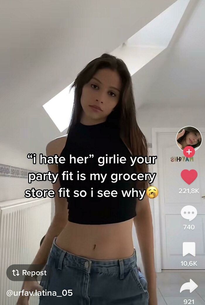 20 Girls Who Think They're Different From The Rest.