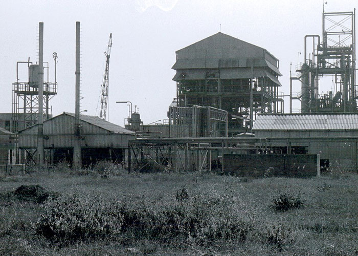 that when a poisonous gas leak was found at 11:45pm immediately before the Bhopal disaster in 1984 that killed thousands, a decision was made to do something about it after the 12:15am tea break.