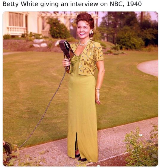 Fascinating historical pics - betty white young - Betty White giving an interview on Nbc, 1940