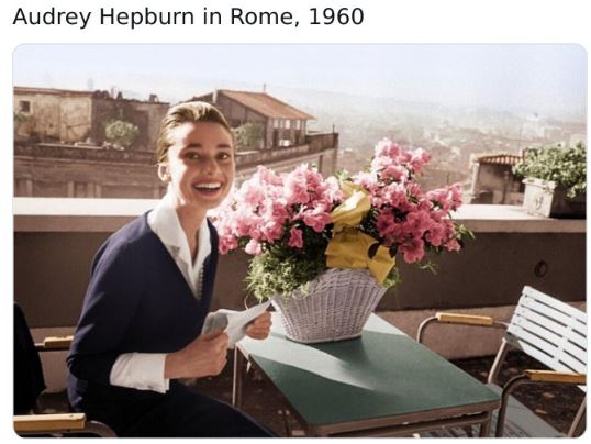 Fascinating historical pics - audrey hepburn with flowers - Audrey Hepburn in Rome, 1960