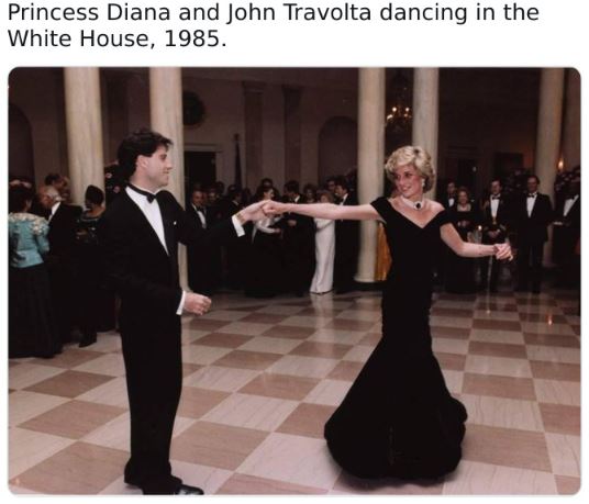 Fascinating historical pics - princess diana dancing on stage - Princess Diana and John Travolta dancing in the White House, 1985.