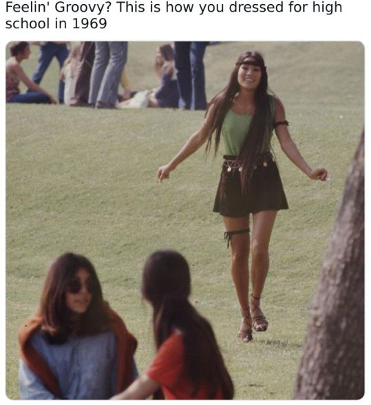Fascinating historical pics - hippie girl 60s - Feelin' Groovy? This is how you dressed for high school in 1969