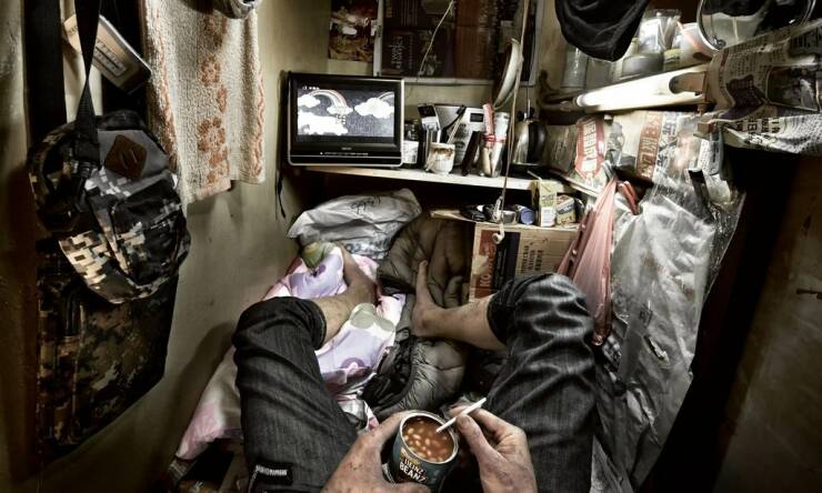 "Inside a Hong Kong coffin home"