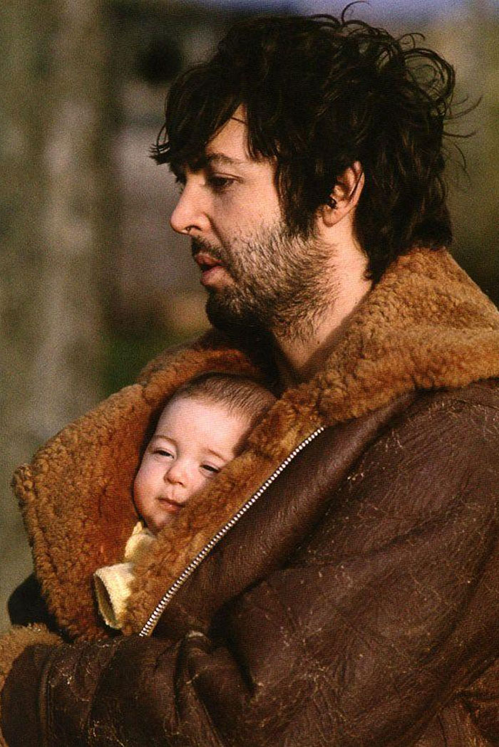 rare and fascinating celeb pics - paul mccartney and baby