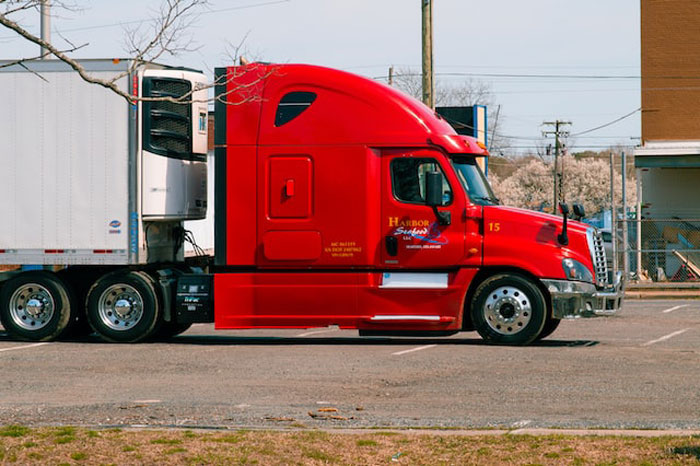 How long it takes a semi truck to stop