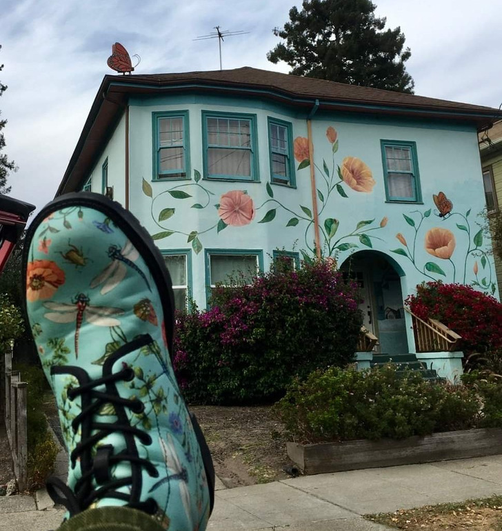 “My cousin’s shoes matched this house in Berkeley, CA.”