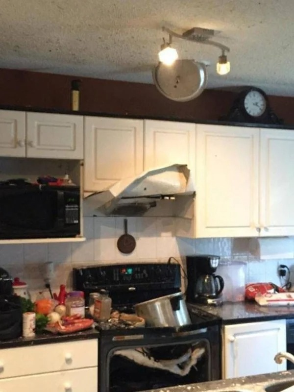 people having a bad day - kitchen fail