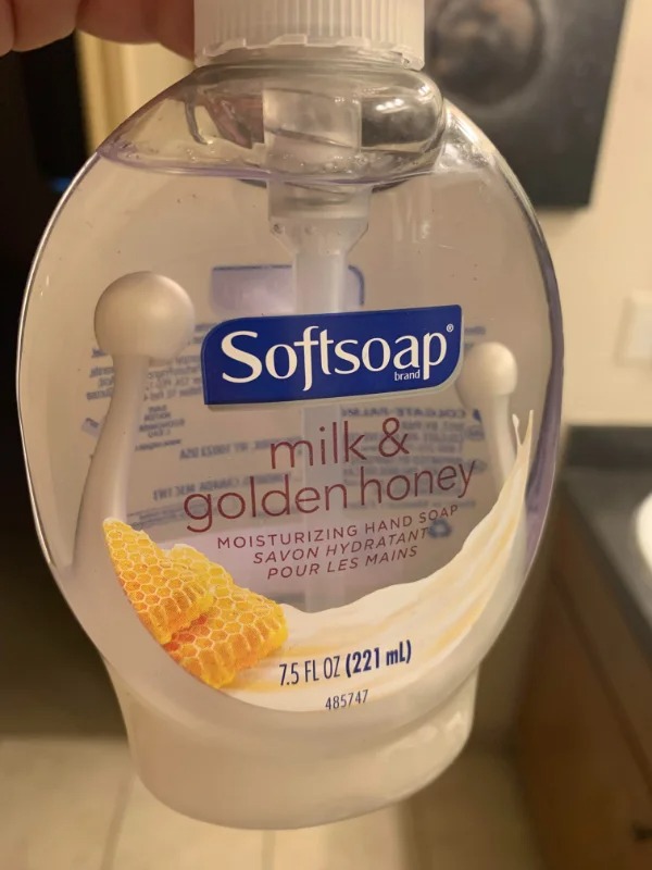odd and unusual things - crème fraîche - Say Softsoap milk & golden honey Twi Moisturizing Hand Soap Savon Hydratant Pour Les Mains 7.5 Fl Oz 221 ml 485747