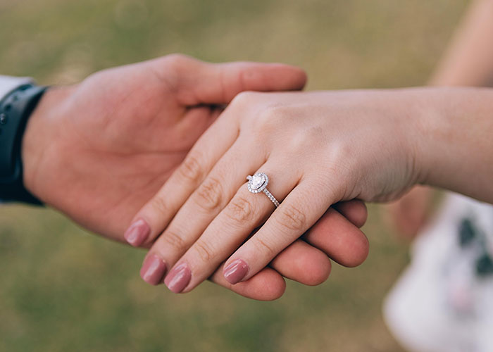 Fake facts - sustainable engagement rings