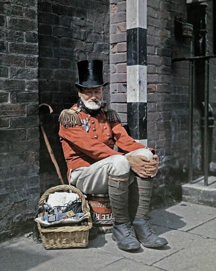 historical photographs - 1920s england colour