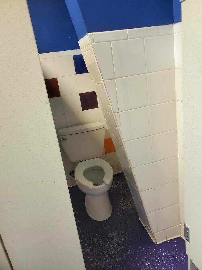 "Absolutely Beautiful Architecture Of The Place I Had To Piss In"