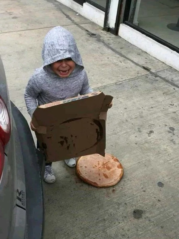 People who had a bad day - kid dropping pizza