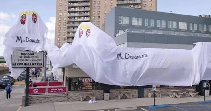 burger king dressed up as mcdonald's - Mcdonald'S 800000! 20111 Ital Happy Halloween Drive Thru 2005 69 Mcdonald'S