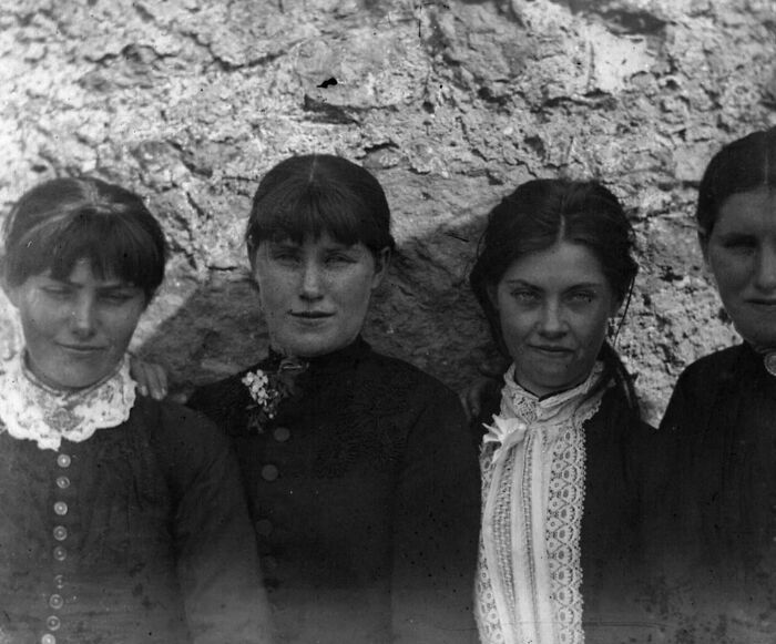 fascinating historical photos - o halloran sisters bodyke evictions