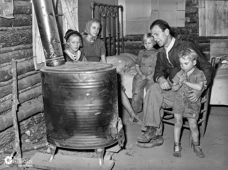 Evicted sharecropper family in temporary camp, Butler County, Missouri, 1939