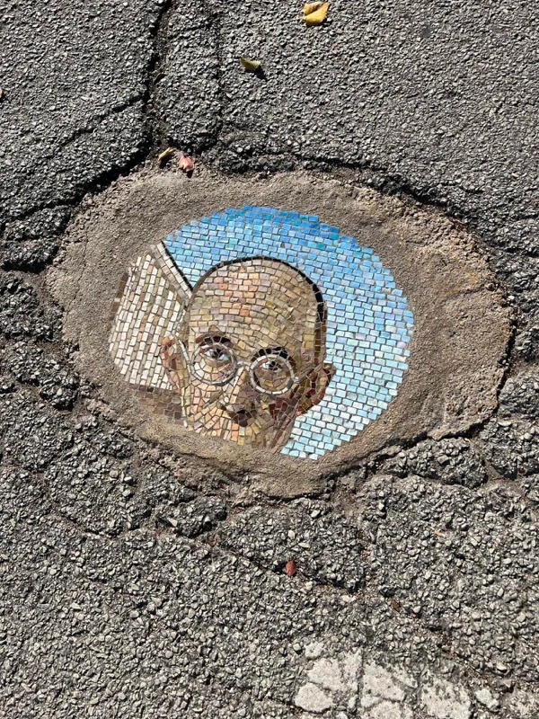 Pot hole mosaic in Chicago.