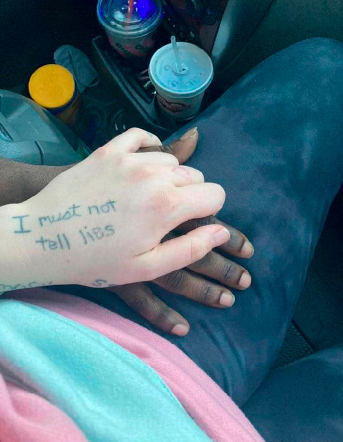 Really Bad Tattoos - hand - I must not tell lies