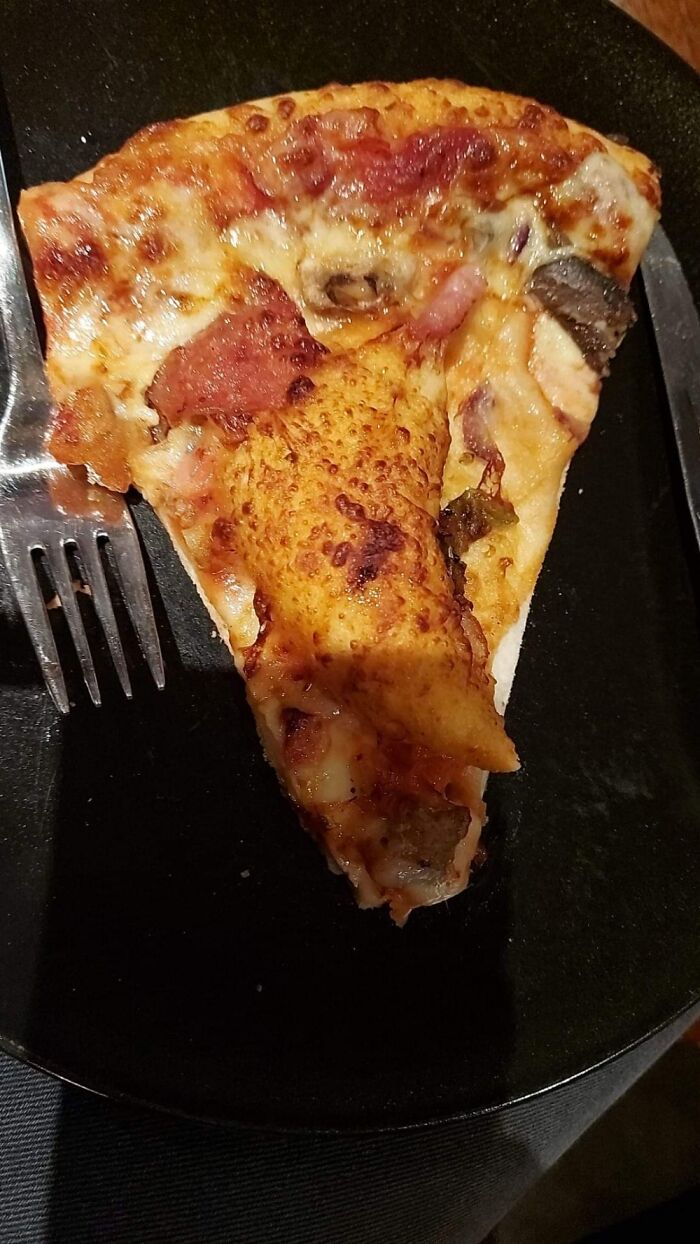 Pizzahut Super Supreme, What's So Super About It? The Topping In The Middle.