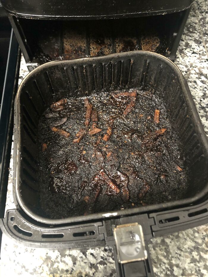 This Is My Ex-Roommate's Air Fryer