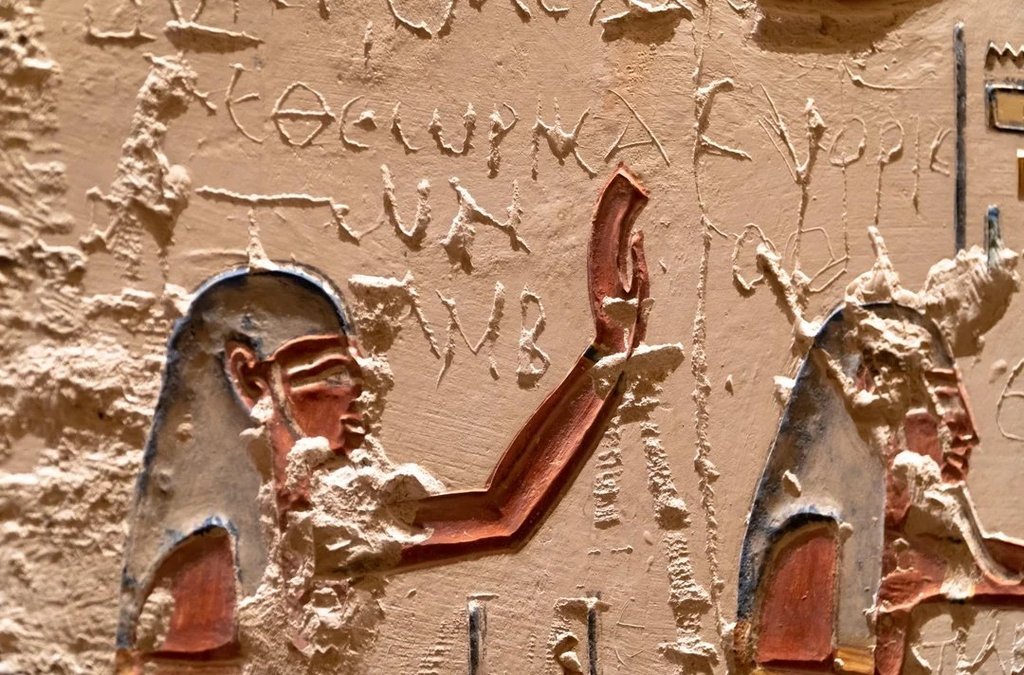 Awesome pics - graffiti in egyptian tombs - Geny Opic