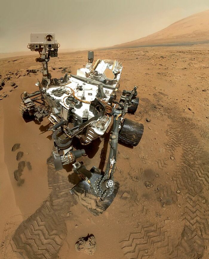 curiosity rover - .