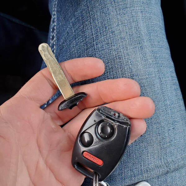 “Mechanic broke my car key.”