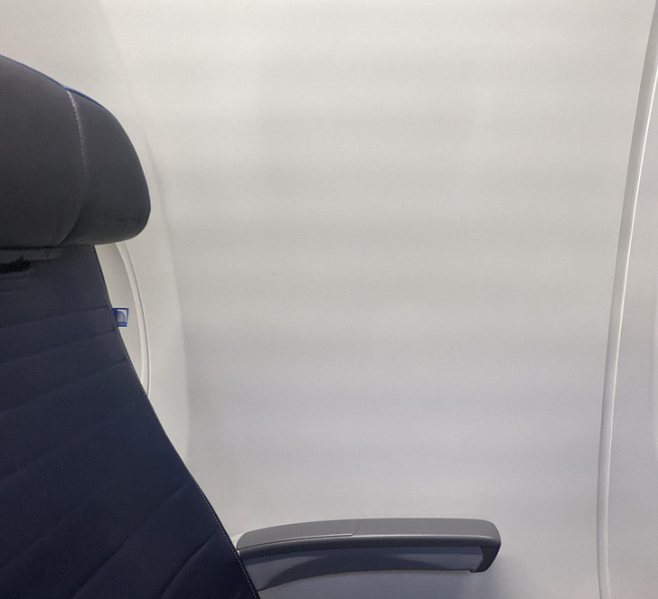 ’’The view from 30,000 feet! This seat was a $40 upcharge.’’